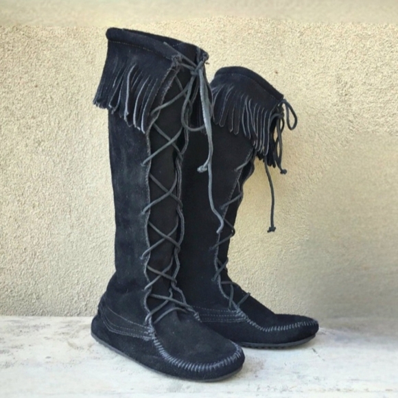 Minnetonka 1968 Blk Suede Front Lace Up Knee High Fringe Moccasin Boots 8-9 NWOT - Picture 16 of 16